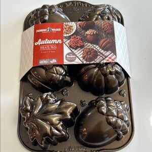 Nordic Ware Bronze Autumn Treats Pan